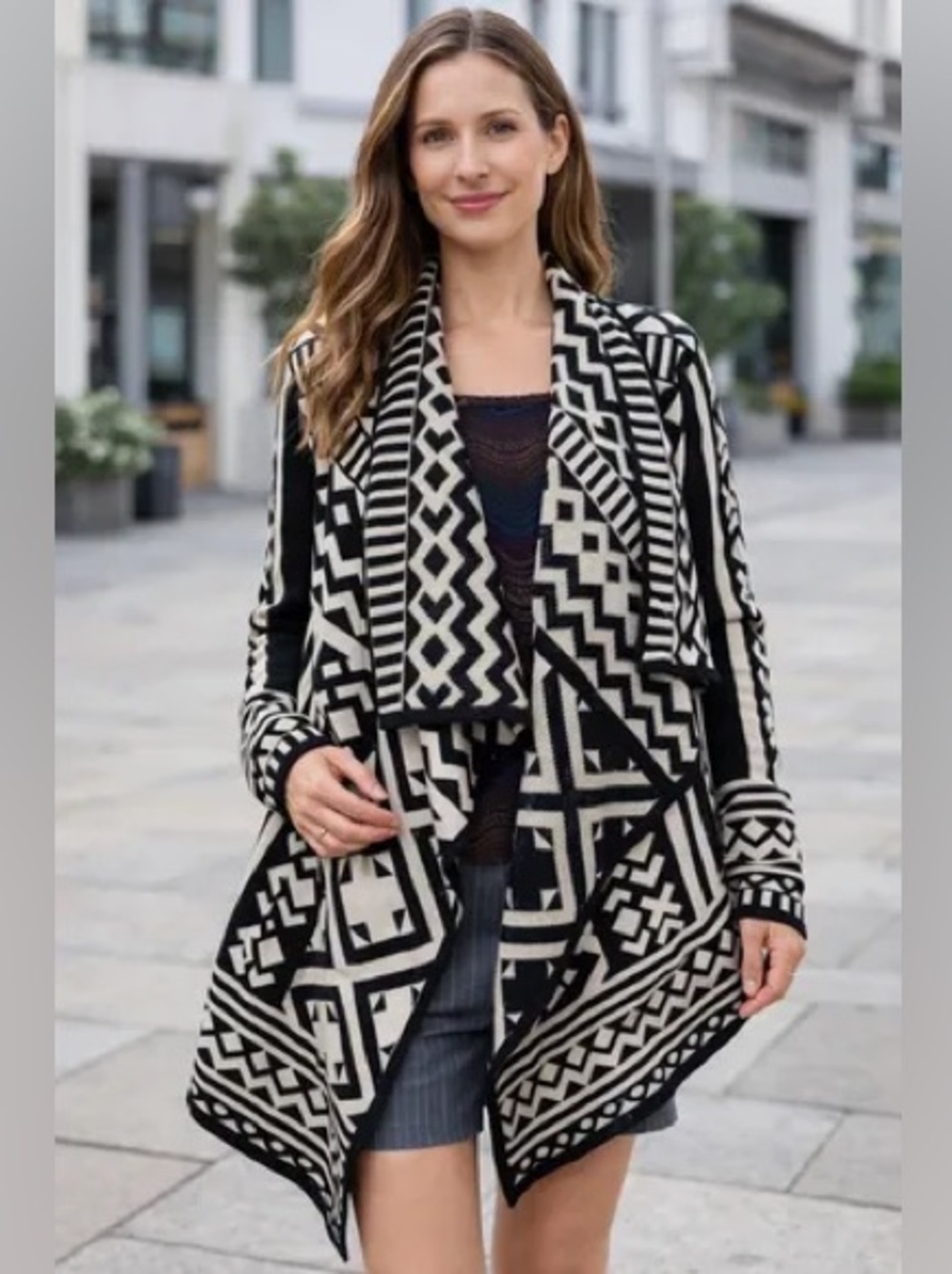 Sisters 🖤 Drapey Black & Cream Geometric Cardigan Size S/M Roomie Warm Ski Aspen